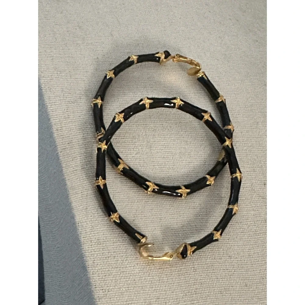 Vintage Kenneth Lane Black Enamel Gold Tone Bamboo Hoop Clip On Earrings 2.25" - Picture 5 of 9